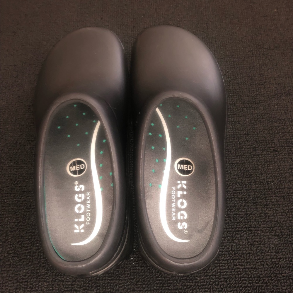 Klogs black shoes size 6